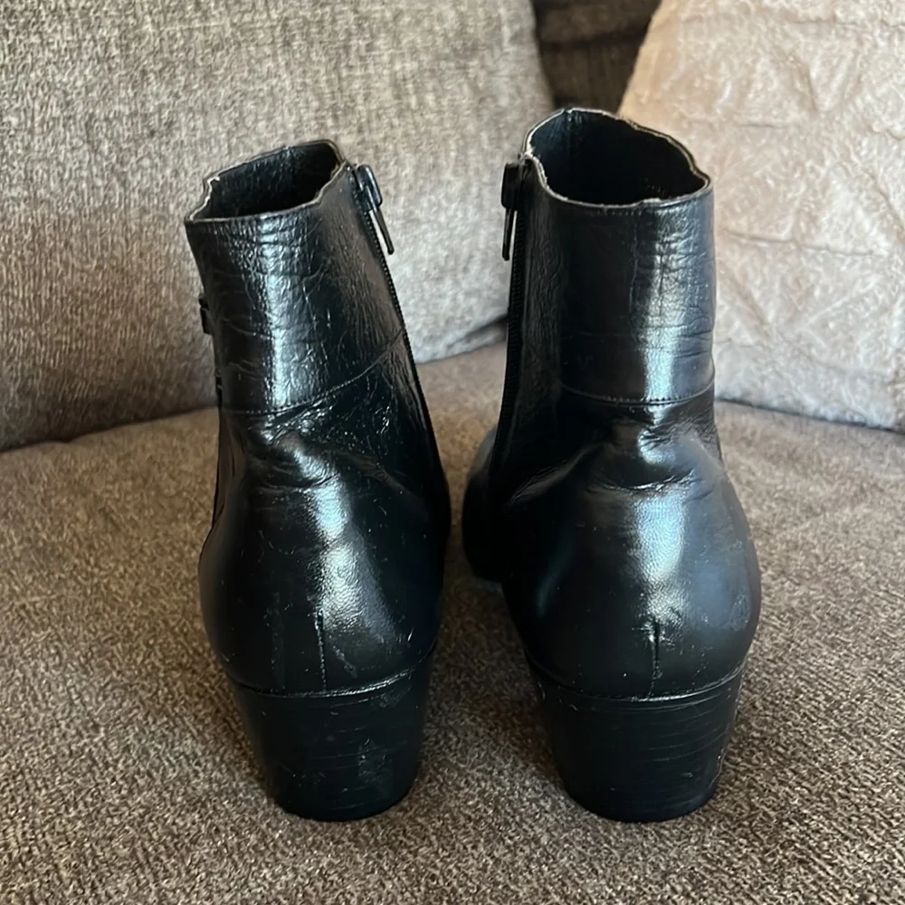 Romika Black Vintage Women’s Leather Ankle Bootie‎ Size 10